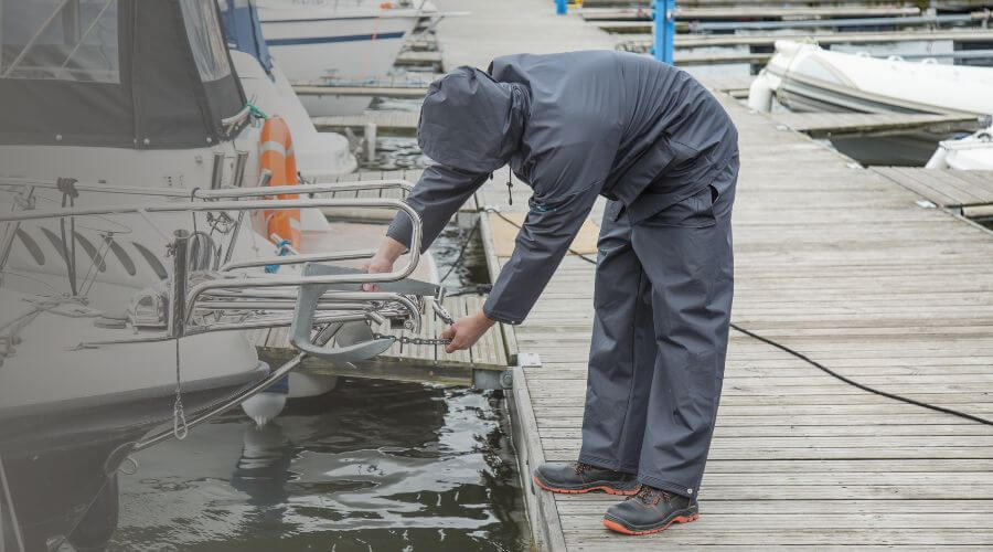 Why choose water damage restoration service for basement flood restoration services in Brooklyn